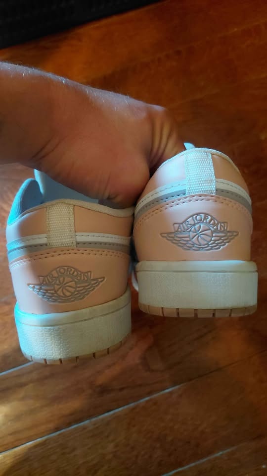 Air Jordan shoes size 7y fits 8.5 women - photo 4