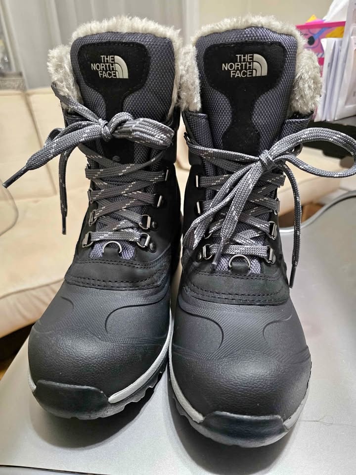 The NorthFace Women Snow Boots Chilkat 400