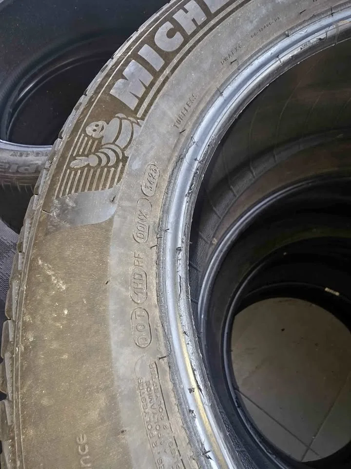 275/50/20 Michelin Pilot Alpin Snow