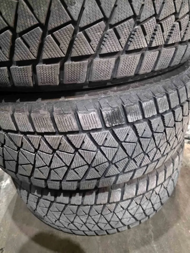 255/60/18 Bridgestone Blizzaks