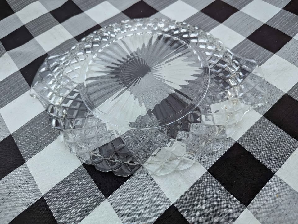 Vintage serving platter glass waffle pattern - photo 2