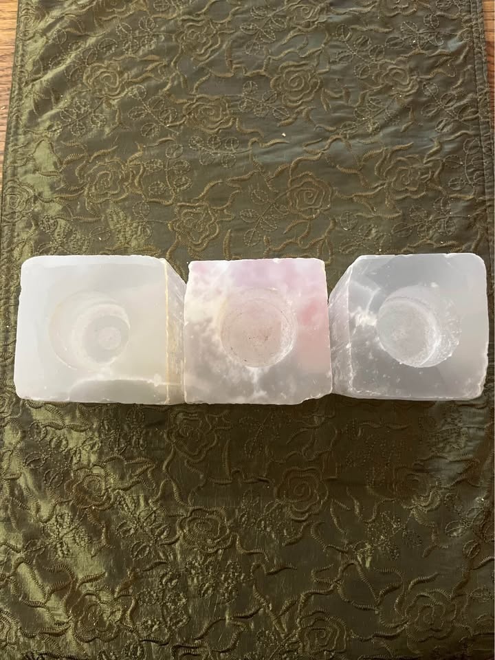 ✨ Set of 3 Natural Selenite Candle Holders 🇲🇦 — Square Carved ✨ - photo 2