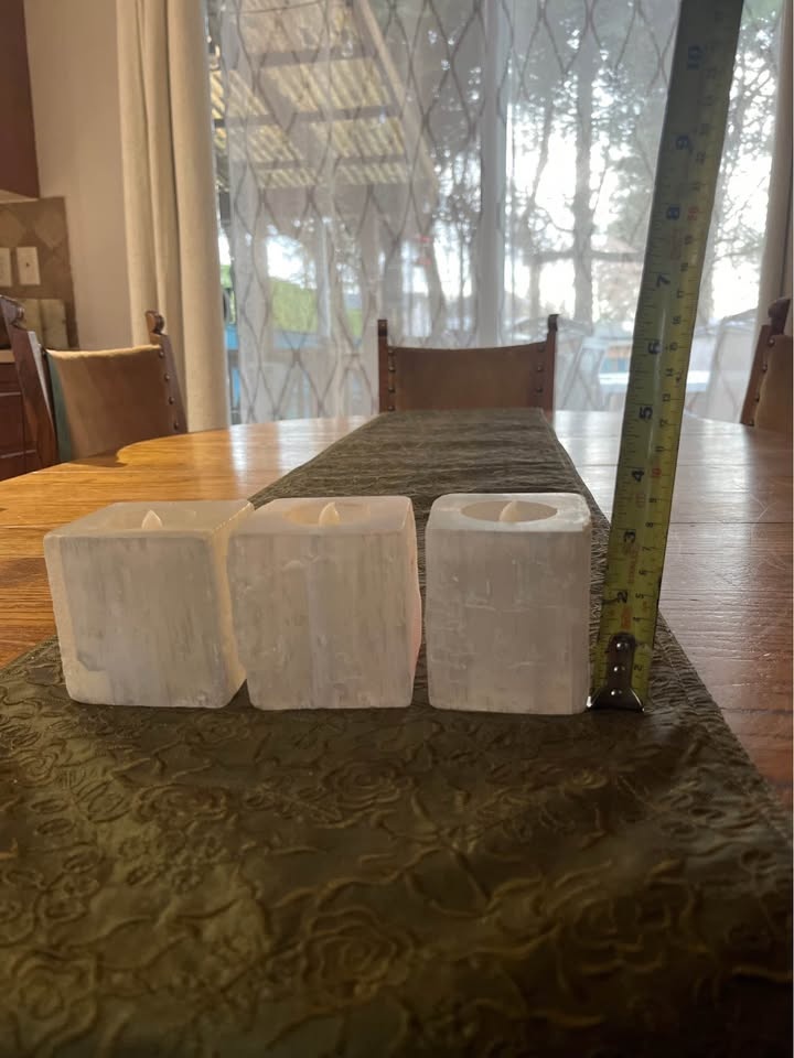 ✨ Set of 3 Natural Selenite Candle Holders 🇲🇦 — Square Carved ✨ - photo 4