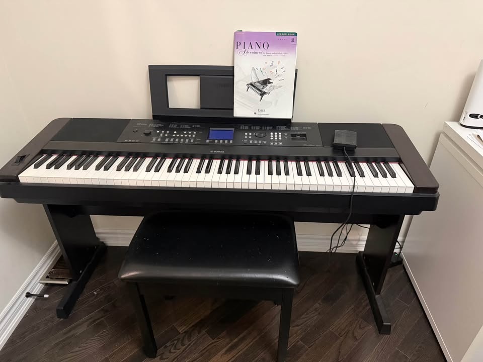 Yamaha DGX-650 88 Weighted Digital Piano w/Stand, Bench - photo 2