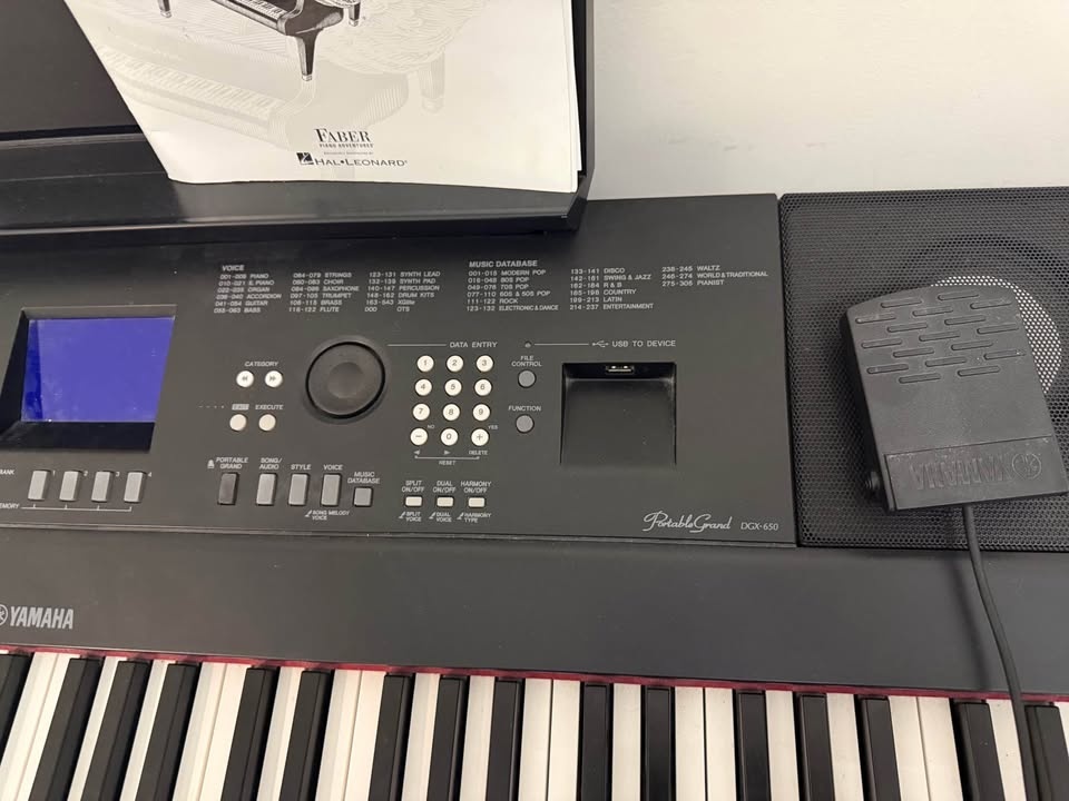 Yamaha DGX-650 88 Weighted Digital Piano w/Stand, Bench - photo 3