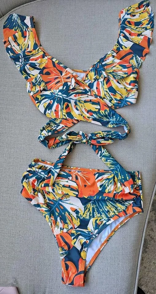 2 piece patterned bikini swimsuit size S