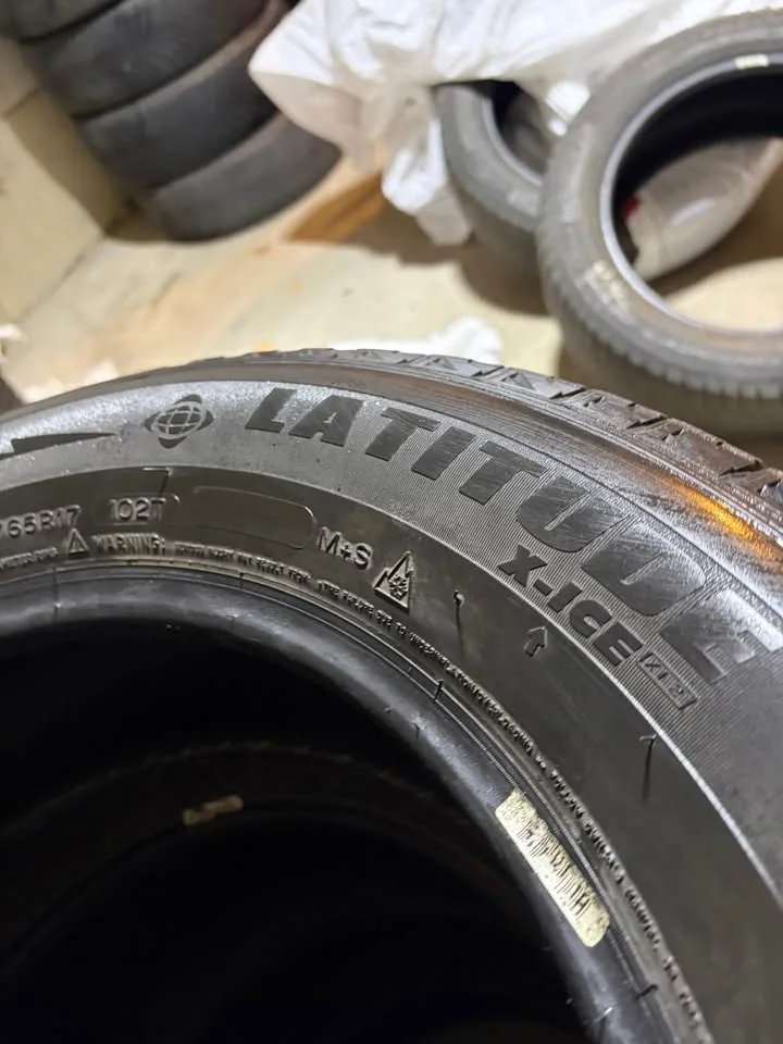 225 65 R17 Michelin Latitude X-ice winter tires image indicator(4)