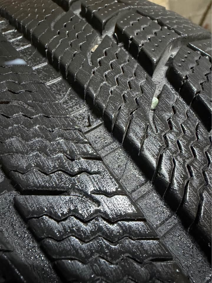225 65 R17 Michelin Latitude X-ice winter tires - photo 5