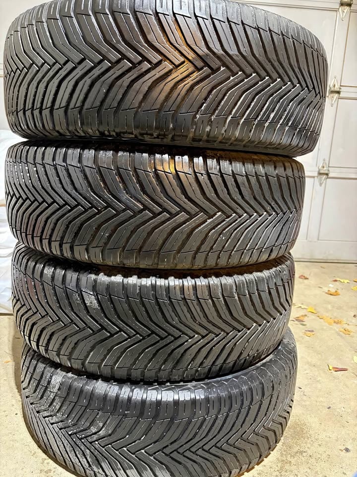 225 65 R17 Michelin Cross Climate All Weather Tires