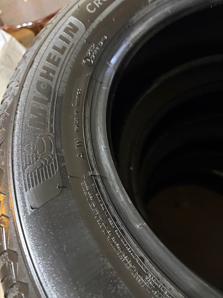 225 65 R17 Michelin Cross Climate All Weather Tires - photo 2