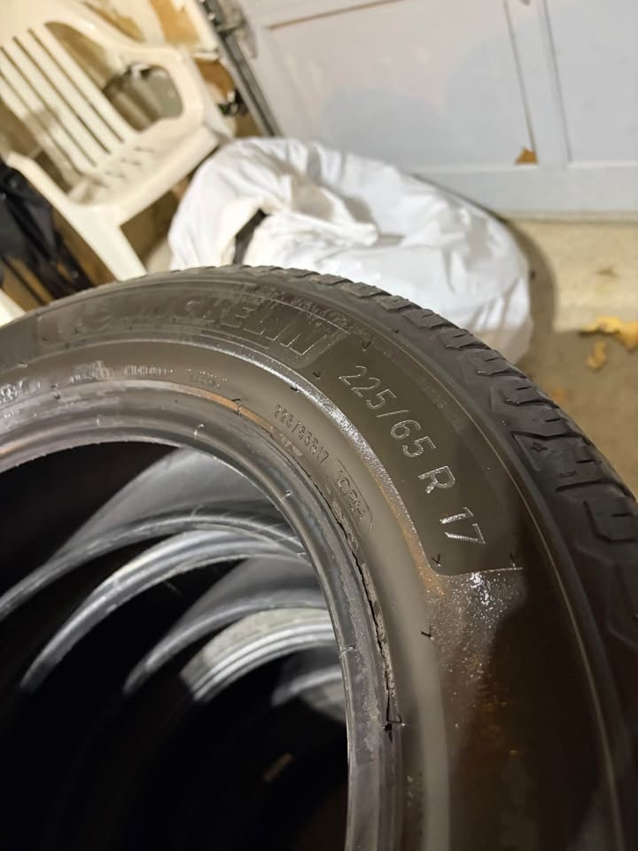 225 65 R17 Michelin Cross Climate All Weather Tires - photo 3