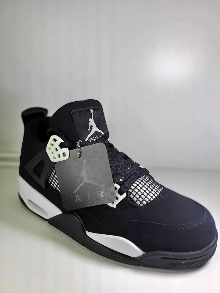 Jordan 4 White Thunders