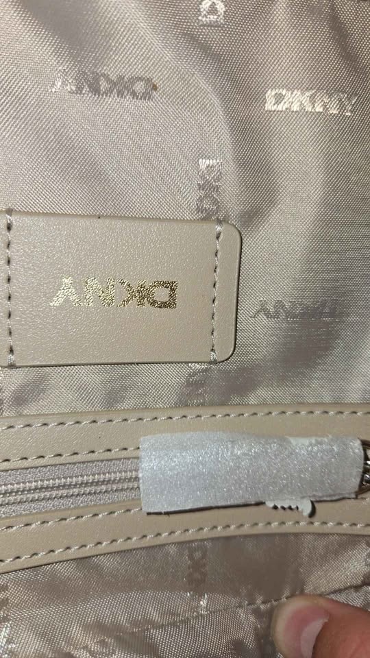 DKNY Chelsea Camera Bag - photo 2