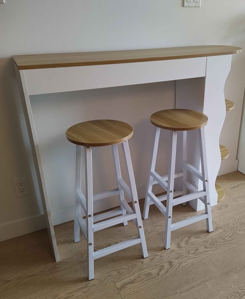 Wooden bar table and chairs set for small spaces - photo 3
