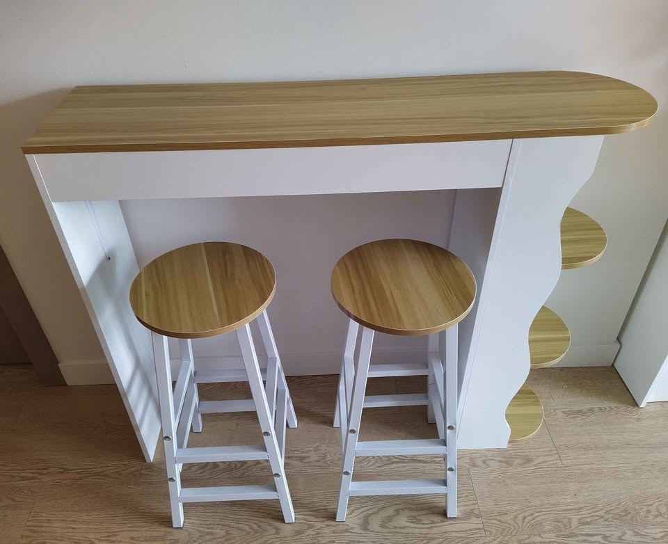 Wooden bar table and chairs set for small spaces - photo 4