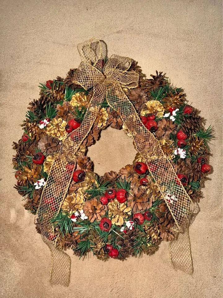 Holiday wreath