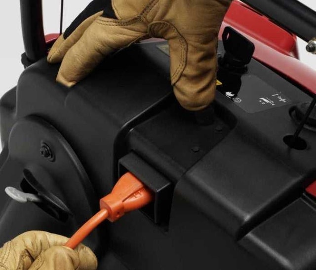 Toro 38753 Snowthrower Power Clear 721 E Single-Stage - photo 3