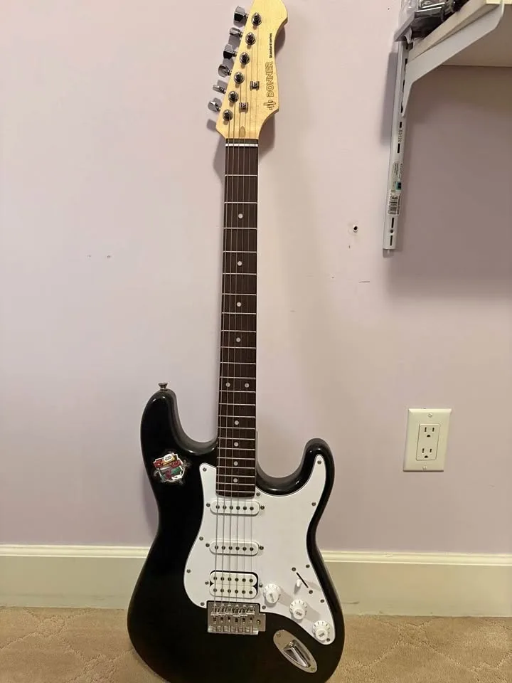 Electric guitar + mini amp
