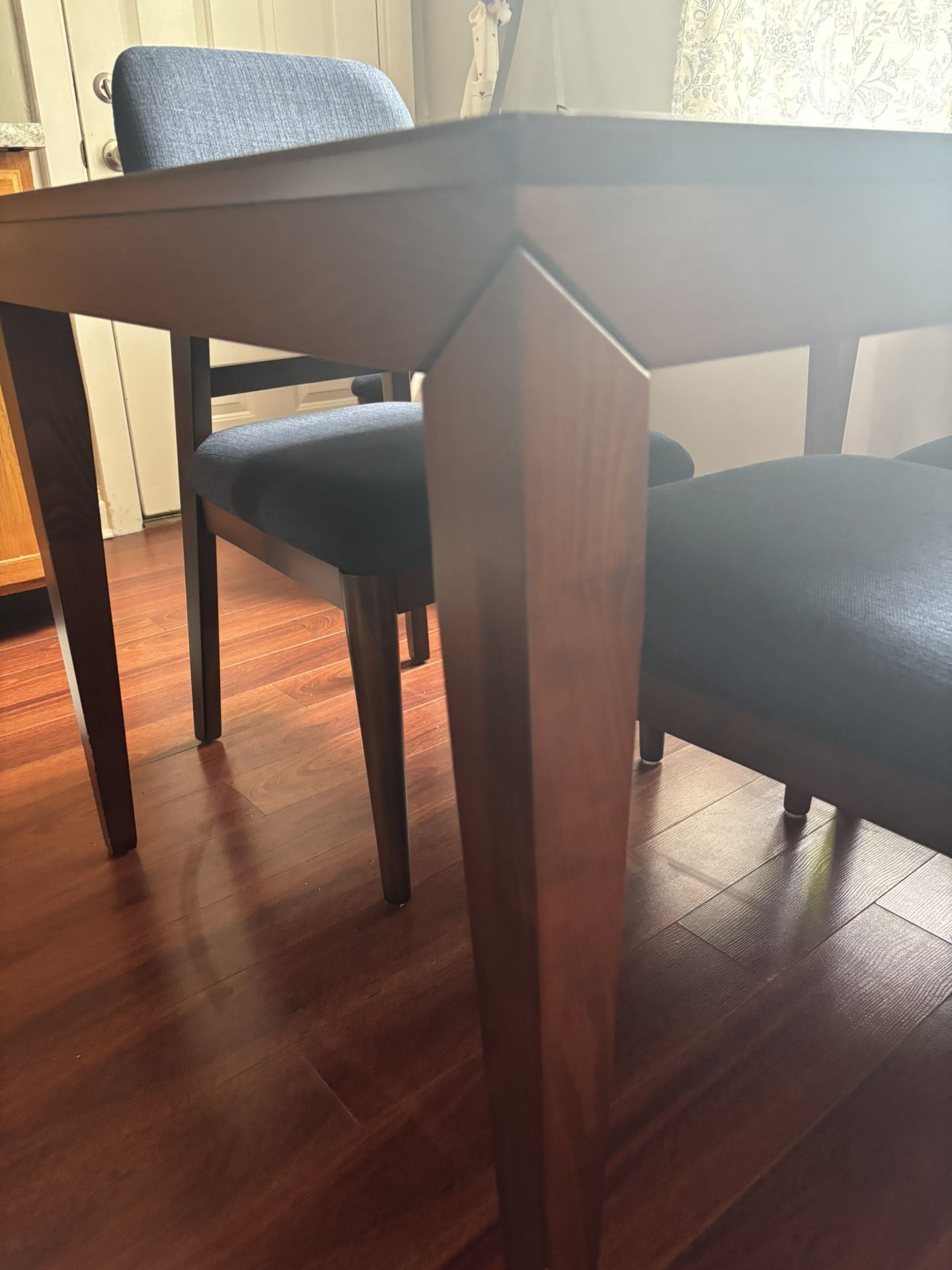 Kitchen Table & Chairs - photo 3