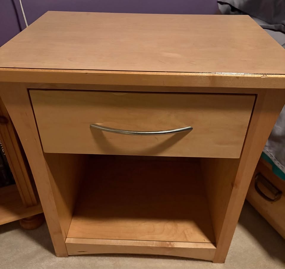 2 LG Bedside Tables. Sat Empty in Spare Rooms. Perfect Condition - photo 5