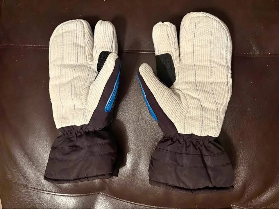 Brand New Medium T-Rex Thermal Work Gloves