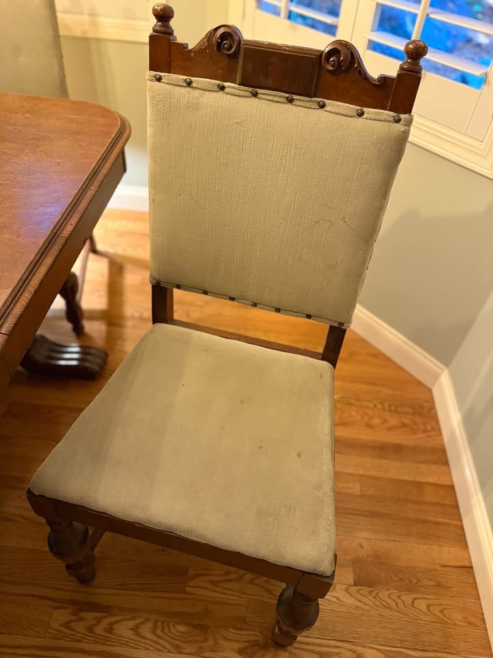 Antique dining table & chairs manufactured in Canada in 1927 - photo 4