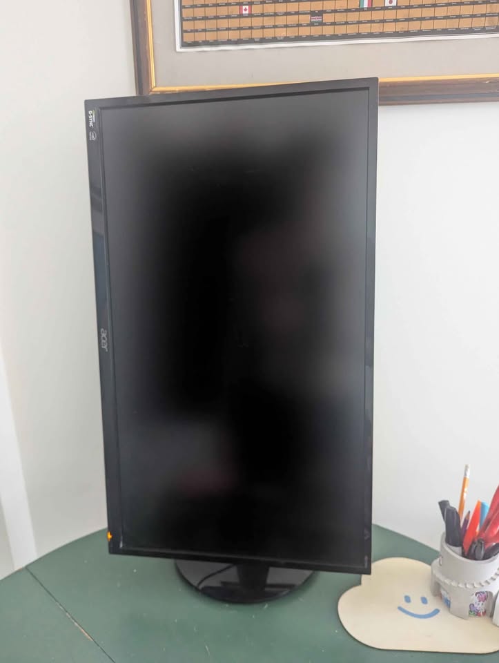 Acer rotating monitor with Display Port to USB-C - photo 2