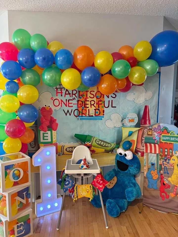First birthday Sesame Street decor
