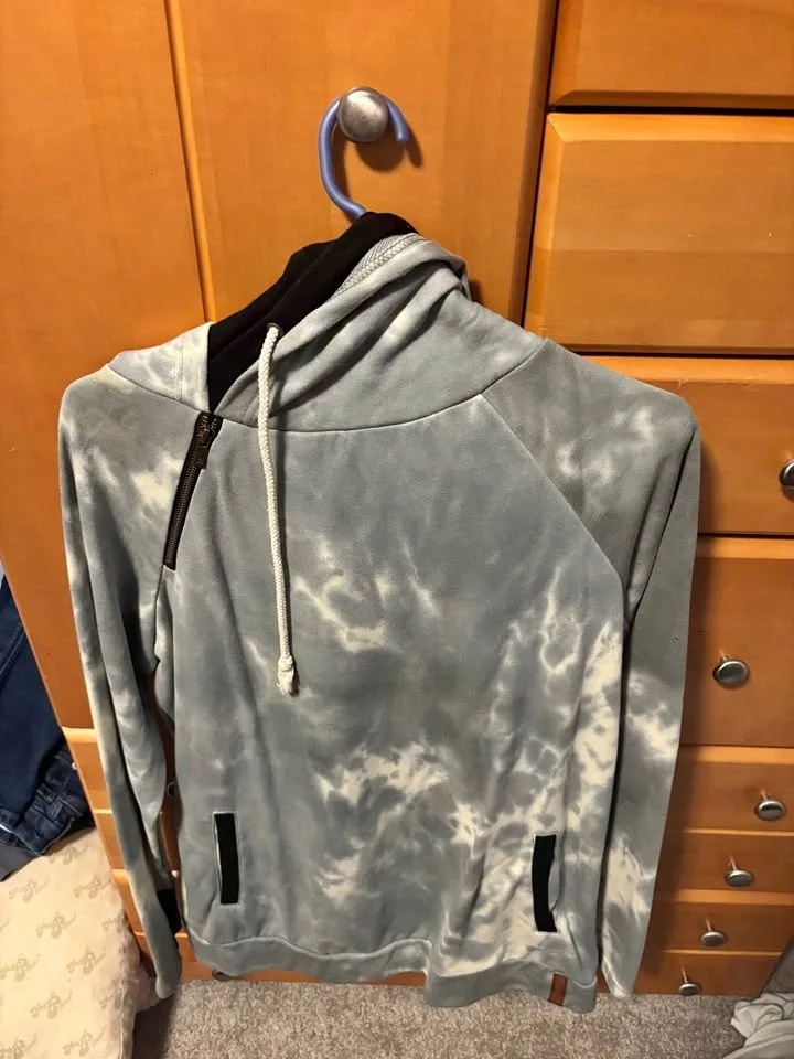 Ampersand Double Hood