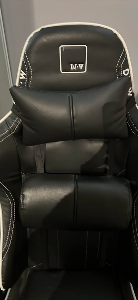 DJW Gaming Chair - photo 4