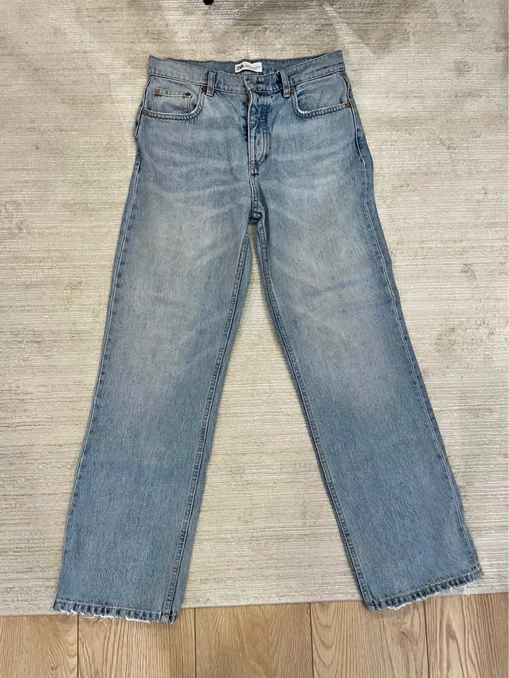 light wash blue zara jeans - size 6 / 38