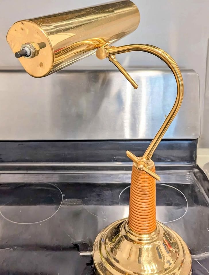 Adjustable brass piano lamp