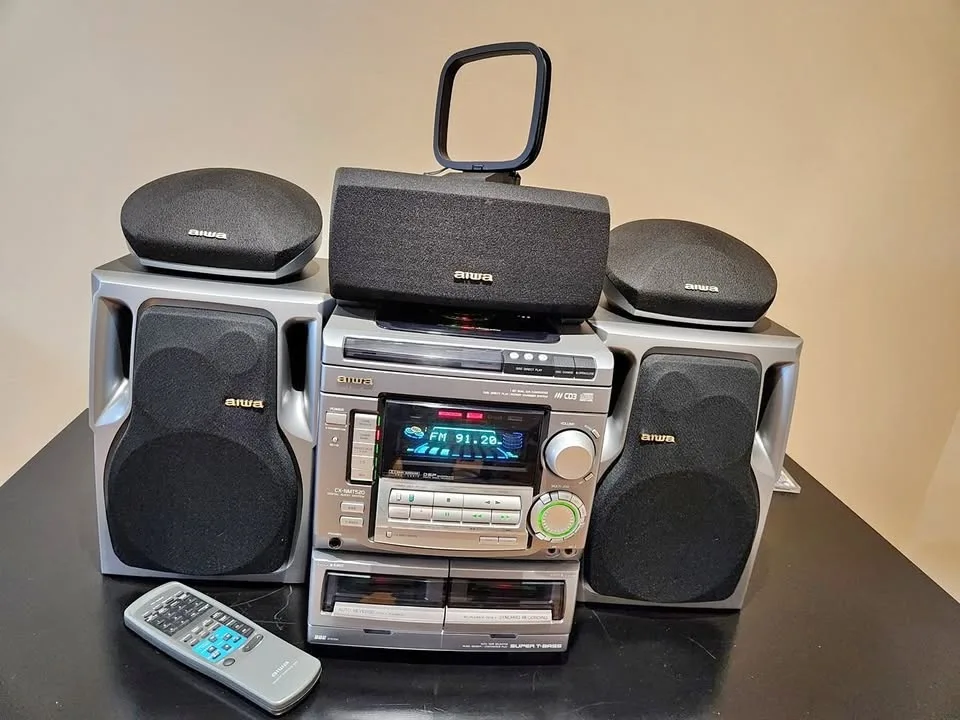 AIWA Mini Stereo System (Vintage/1998)