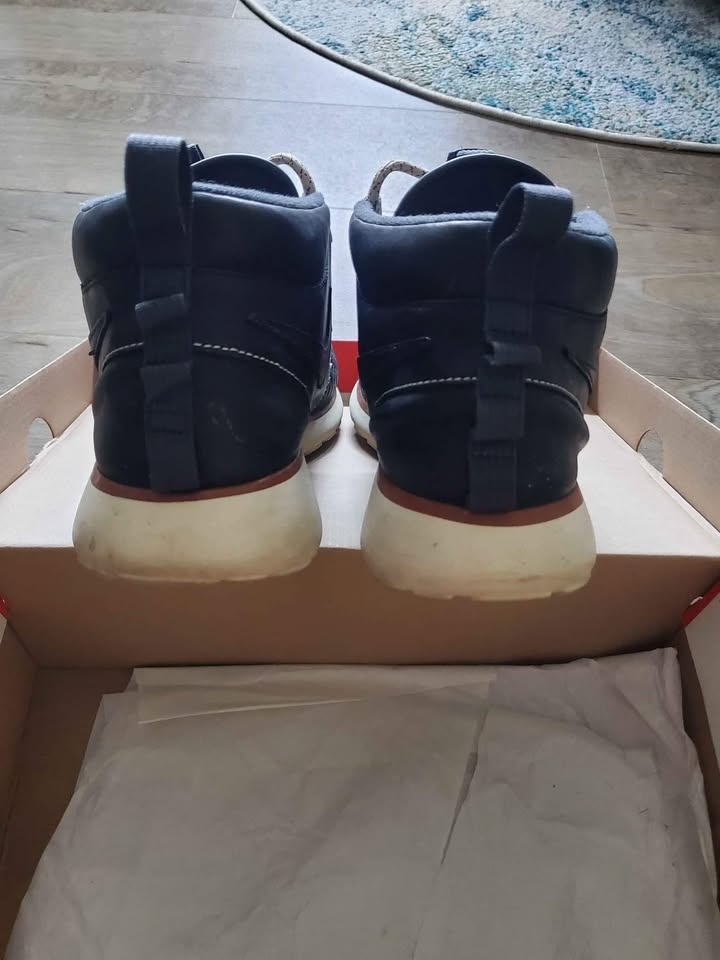 Nike Roshe Run Sneakerboot Sz 10 - photo 4