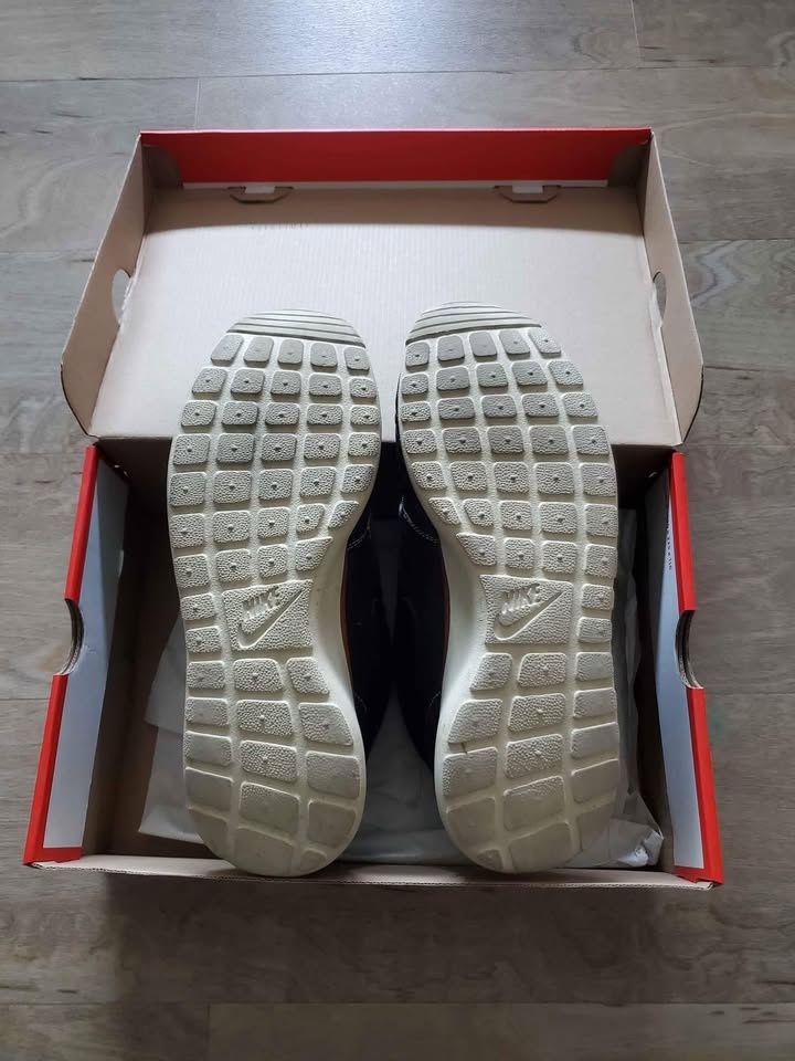 Nike Roshe Run Sneakerboot Sz 10 - photo 5