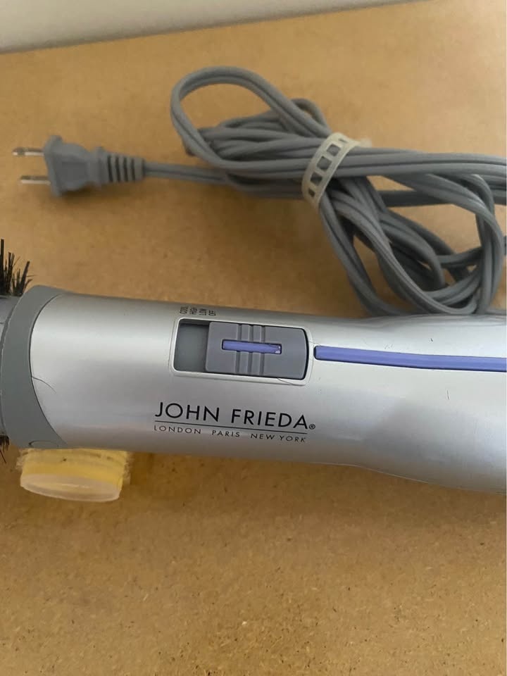 John Frieda Hair Dryer Brush - photo 2
