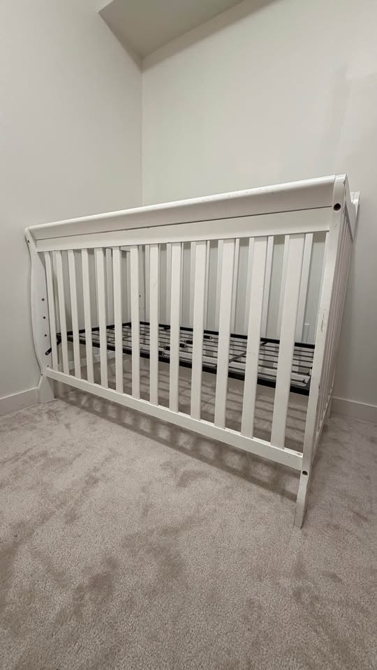 Crib for sale in Stouffville - photo 3