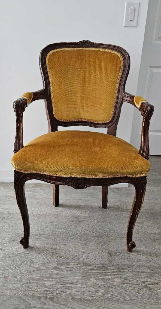 Vintage Chair - Great for the holidays