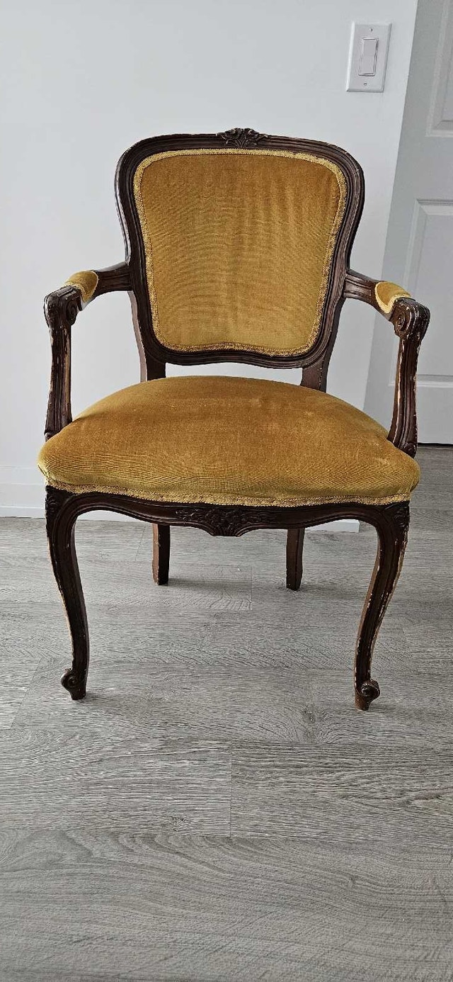 Vintage Antique Style Accent Chair - Rare Find