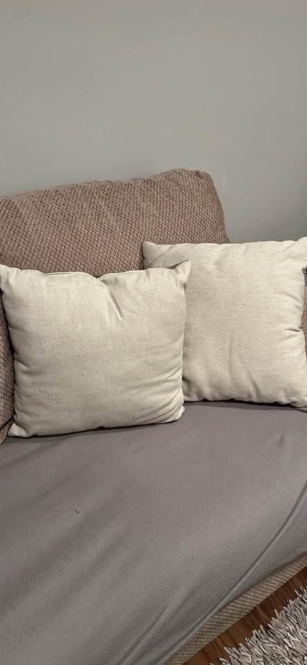 Set of two decor pillows - photo 2