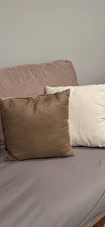 Set of two decor pillows - photo 3