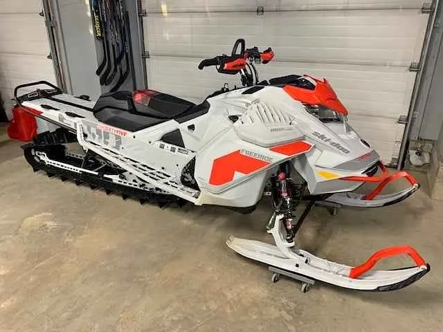 2021 Ski Doo Summit Freeride 850 Turbo