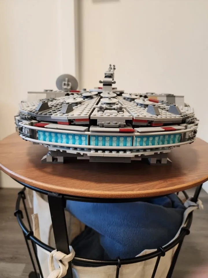 Lego Millennium Falcon 75257 (Includes Minifigs) image indicator(2)