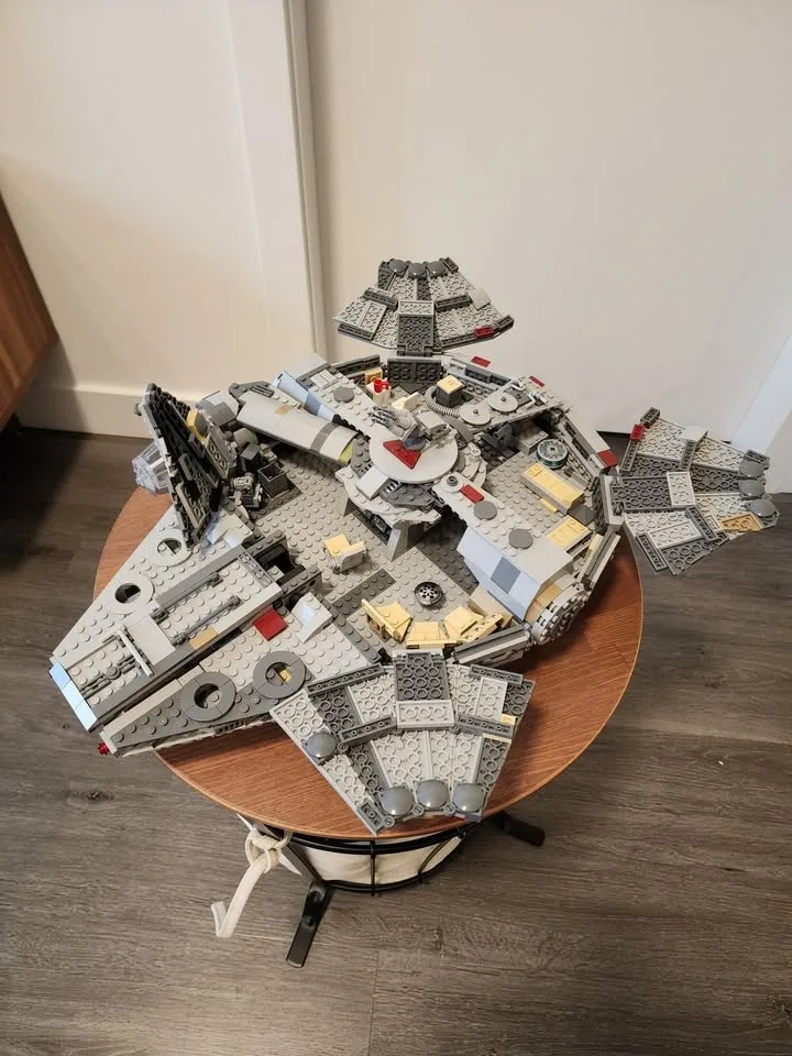 Lego Millennium Falcon 75257 (Includes Minifigs) image indicator(4)