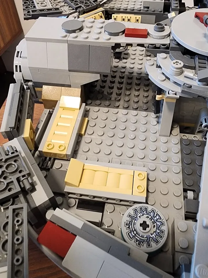 Lego Millennium Falcon 75257 (Includes Minifigs) image indicator(6)