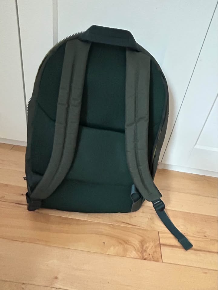 AWAY Everywhere Backpack in Green - 2023, good cond. - photo 4