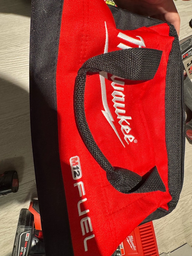Milwaukee M12 Fuel Drill Driver Kit - photo 3
