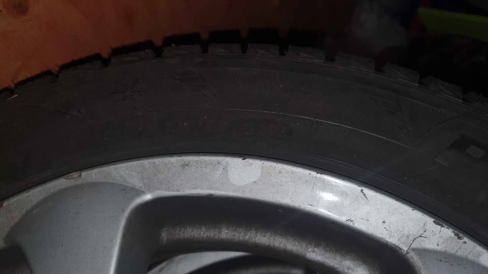 Infiniti 17" wheels - photo 2
