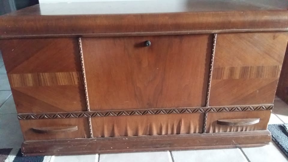 Honderich Cedar Chest