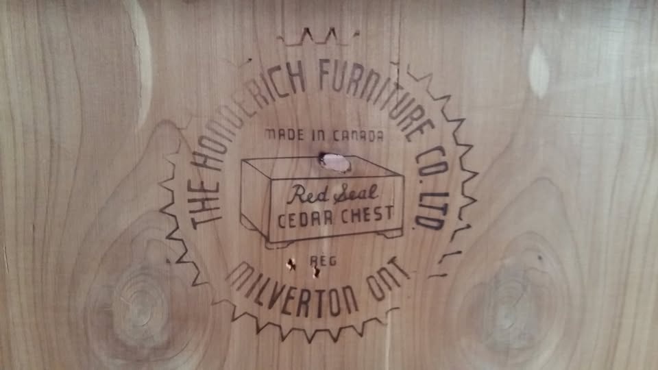 Honderich Cedar Chest - photo 4